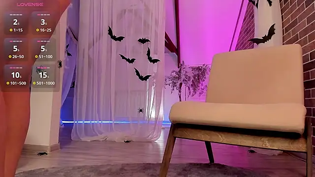 AzaliaSwallows online show from October 2025 02:28:02 PM