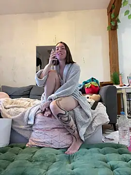 Snapshot of Daisy_Michto_Officiel chatting on January 2025 04:26:01 PM Daisy Michto Officiel online show from January 2025 04:26:01 PM