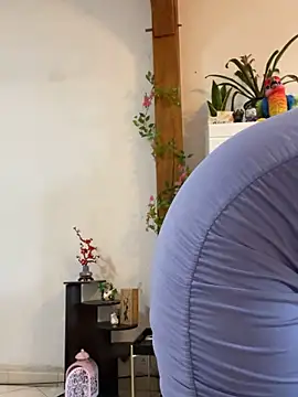 Snapshot of Daisy_Michto_Officiel chatting on February 2025 04:47:02 PM Daisy Michto Officiel online show from February 2025 04:47:02 PM