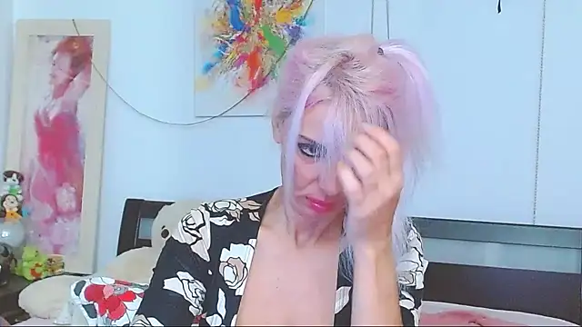 HoneyLara online show from October 2025 07:04:01 PM