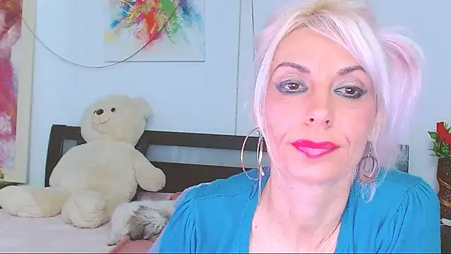 HoneyLara online show from November 2025 06:51:01 PM