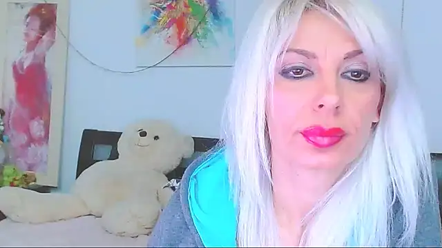 HoneyLara online show from January 2026 11:30:02 PM