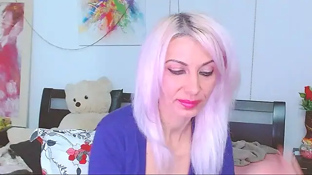 HoneyLara online show from November 2025 10:35:02 PM