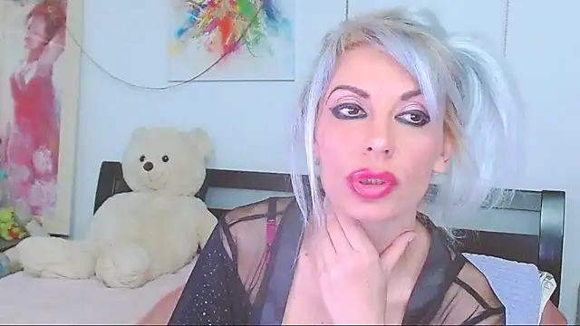 HoneyLara online show from March 2026 10:37:01 PM