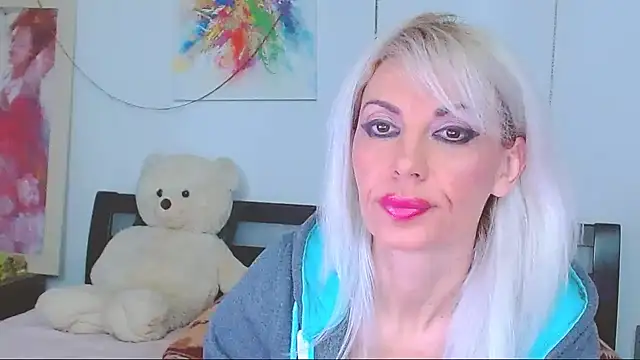 HoneyLara online show from February 2026 12:54:01 AM