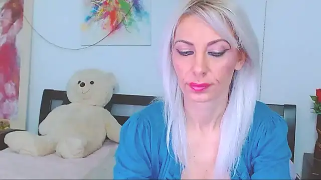 HoneyLara online show from February 2026 07:25:01 PM