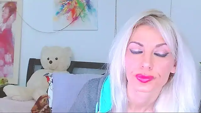 HoneyLara online show from February 2026 10:54:01 PM