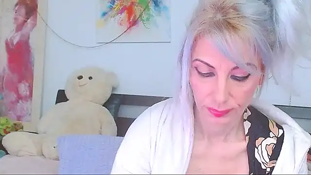 HoneyLara online show from March 2026 10:38:02 PM