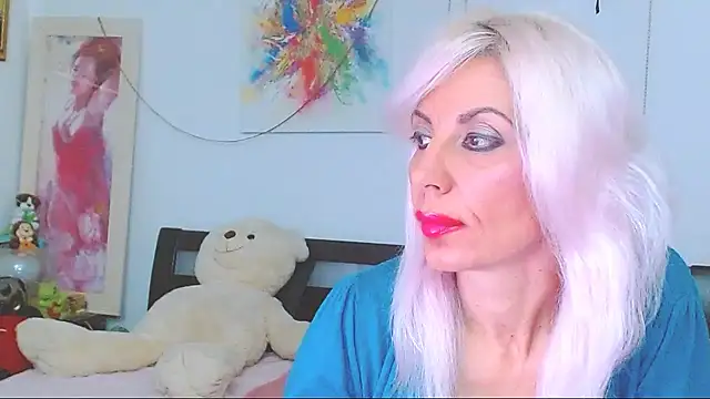 HoneyLara online show from December 2025 12:15:01 AM