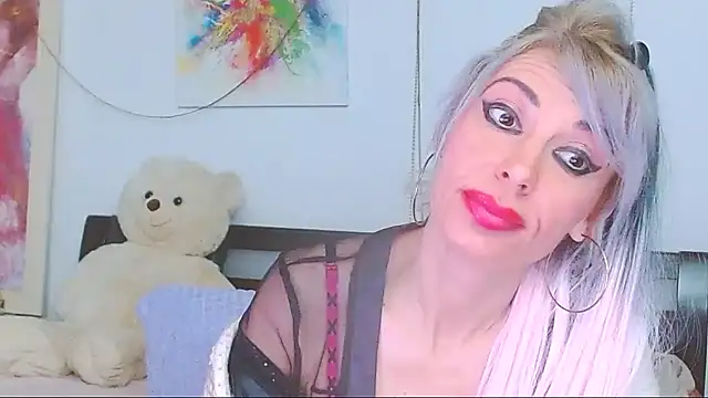 HoneyLara online show from March 2026 10:54:01 PM