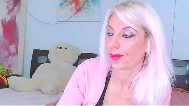 HoneyLara online show from December 2025 12:15:02 AM