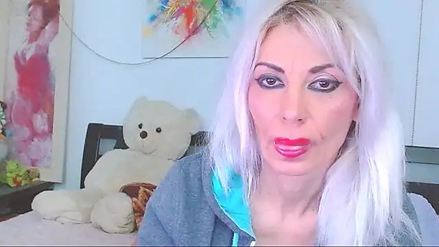 HoneyLara online show from February 2026 10:31:02 PM