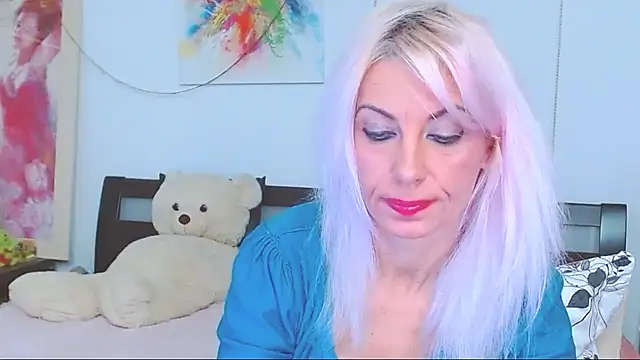 HoneyLara online show from October 2025 08:52:01 PM