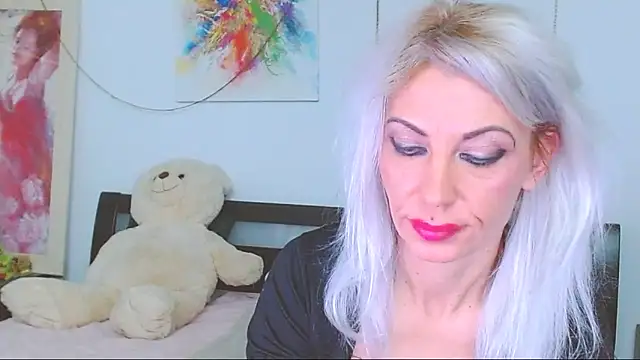 HoneyLara online show from February 2026 01:12:02 AM