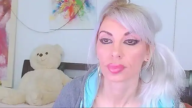 HoneyLara online show from March 2026 09:29:01 PM