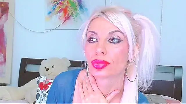 HoneyLara online show from October 2025 07:22:01 PM