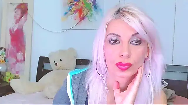 HoneyLara online show from October 2025 08:41:02 PM