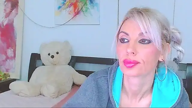 HoneyLara online show from February 2026 07:35:02 PM