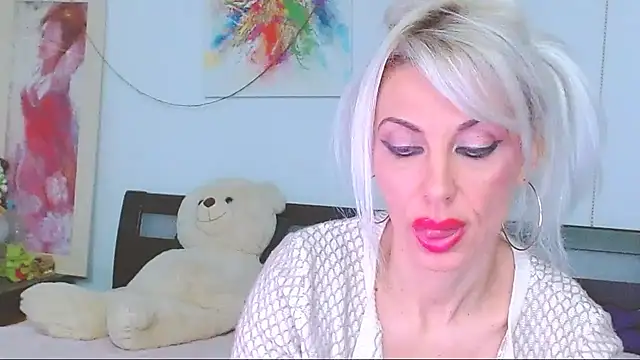 HoneyLara online show from January 2026 09:44:02 PM