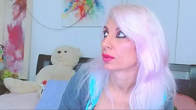 HoneyLara online show from November 2025 08:09:02 PM