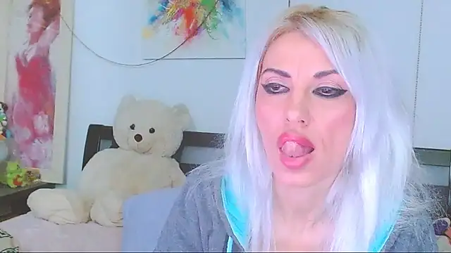 HoneyLara online show from March 2026 08:04:01 PM