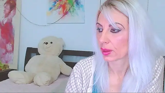 HoneyLara online show from February 2026 12:22:02 AM