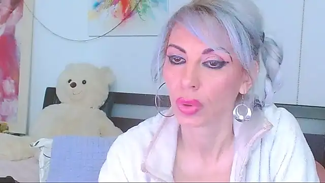 HoneyLara online show from March 2026 10:04:02 PM