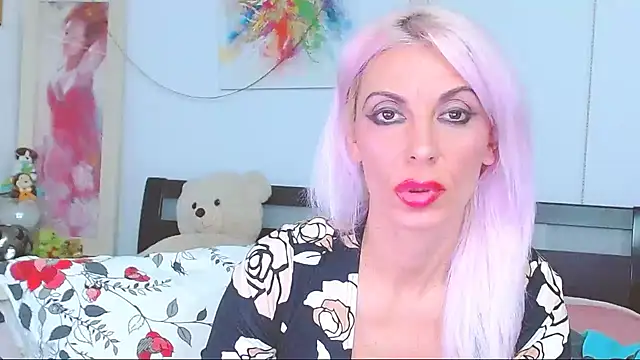 HoneyLara online show from October 2025 08:20:01 PM