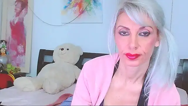 HoneyLara online show from December 2025 06:54:02 PM