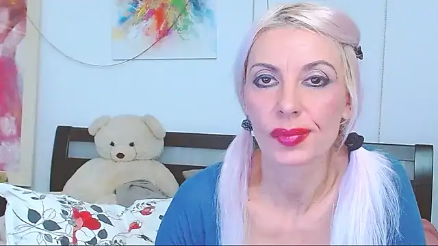 HoneyLara online show from October 2025 08:42:01 PM