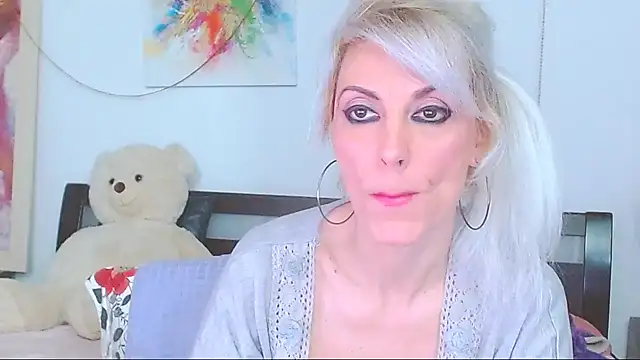 HoneyLara online show from March 2026 09:05:02 PM