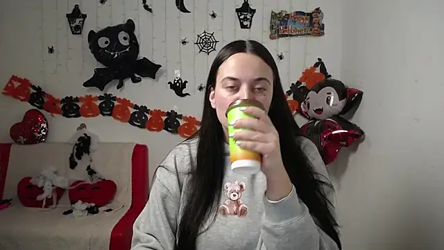 MilanaPrice online show from October 2025 07:00:01 PM