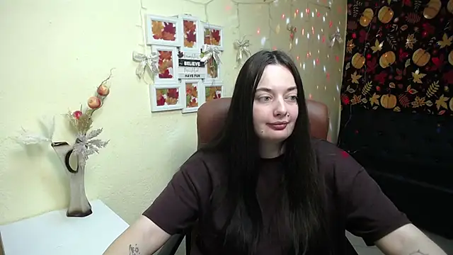 MilanaPrice online show from November 2025 06:29:02 PM