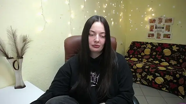 MilanaPrice online show from November 2025 06:36:02 PM