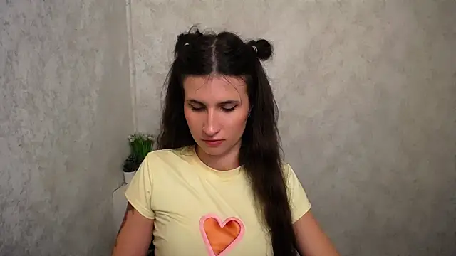 Snapshot of MaryEm976 chatting on June 2026 02:01:01 PM MaryEm976 online show from June 2026 02:01:01 PM