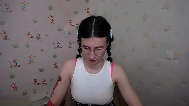 Snapshot of MaryEm976 chatting on April 2026 05:45:01 AM MaryEm976 online show from April 2026 05:45:01 AM