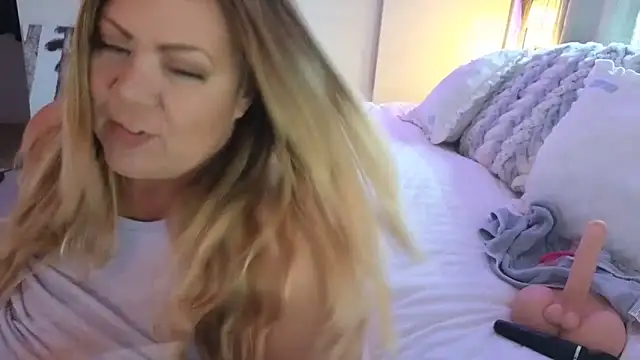 JESS LOVES online show from March 2026 06:10:01 PM