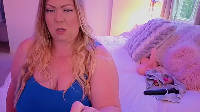 JESS LOVES online show from November 2025 04:01:02 PM