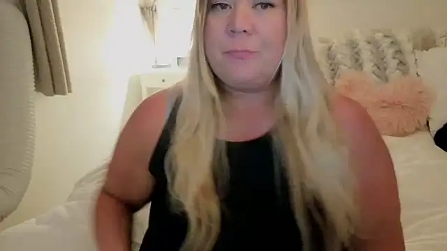 JESS LOVES online show from September 2025 02:18:01 AM