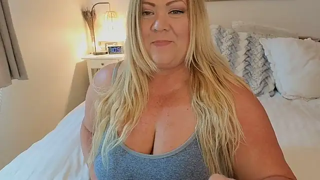 JESS LOVES online show from September 2025 05:56:01 PM