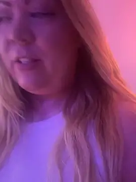 JESS LOVES online show from November 2025 06:29:02 PM