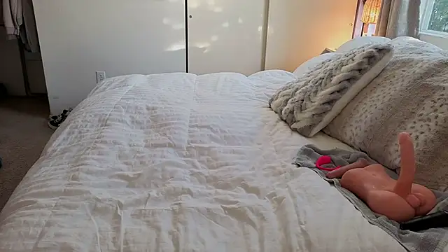 JESS LOVES online show from November 2025 04:11:01 PM