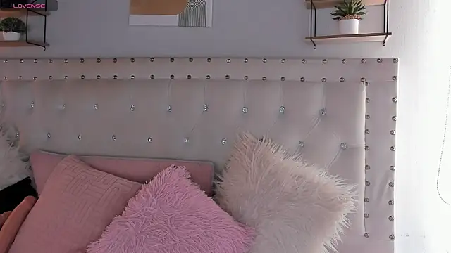 Snapshot of Atenea_Klett_ chatting on September 2025 02:02:01 PM Atenea Klett online show from September 2025 02:02:01 PM