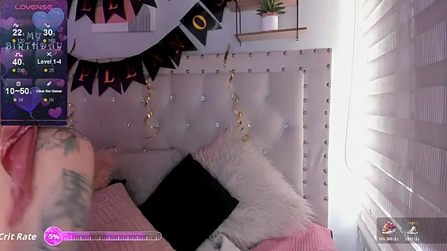 Atenea Klett  online show from December 2025 02:08:02 PM