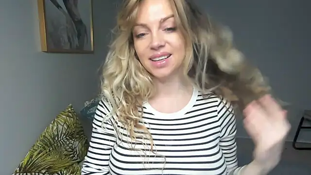 BelieveinEmliy online show from February 2025 03:49:01 PM