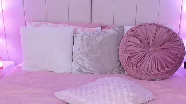 JanneCarter online show from November 2025 03:34:02 PM