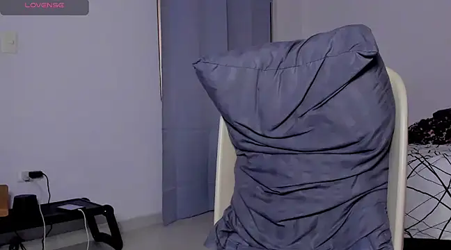 Snapshot of Cloudy_pigDude chatting on March 2025 04:57:02 AM Cloudy pigDude online show from March 2025 04:57:02 AM