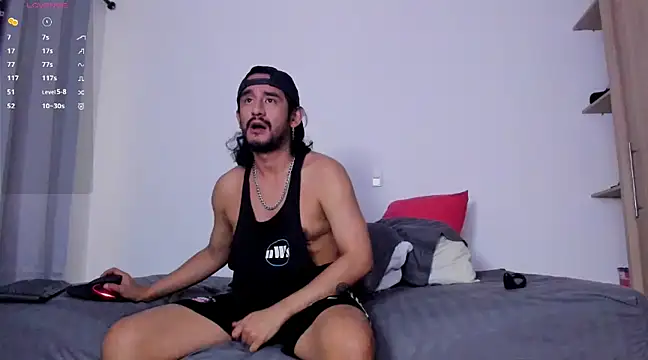 Snapshot of Cloudy_pigDude chatting on February 2025 01:10:02 PM Cloudy pigDude online show from February 2025 01:10:02 PM