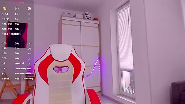 Snapshot of HotCarolineXO chatting on February 2025 12:56:01 PM HotCarolineXO online show from February 2025 12:56:01 PM