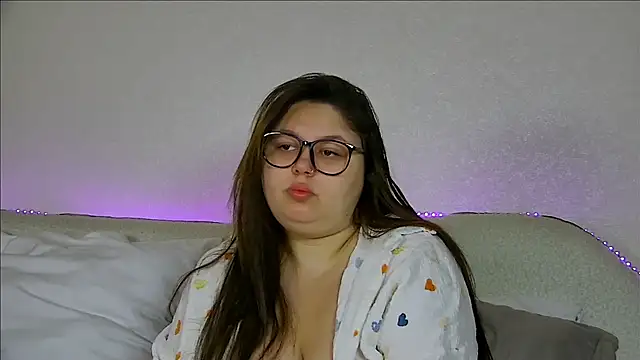 LillianKim online show from September 2025 06:36:02 PM